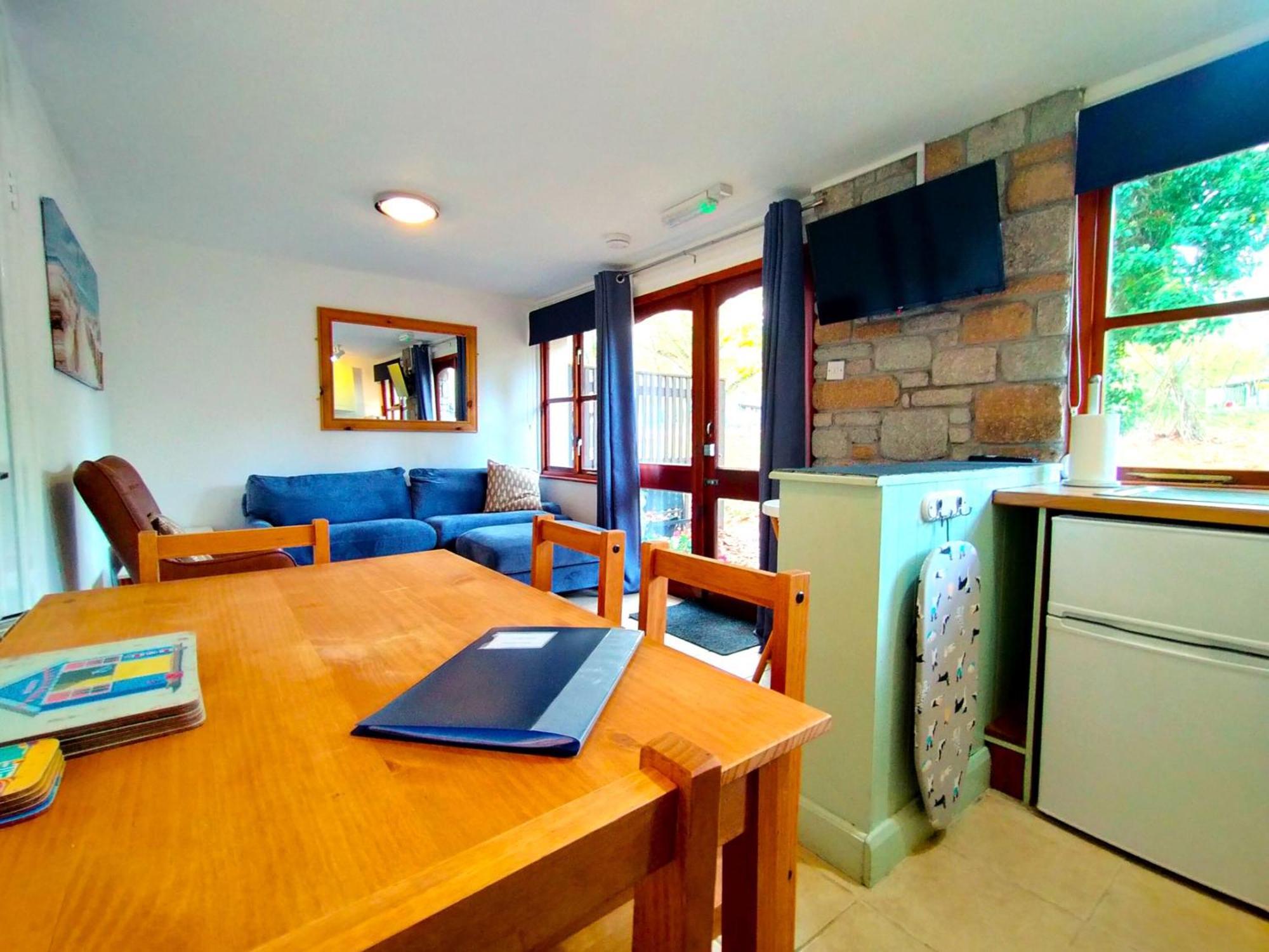 Rebels Retreat - 2-Bed Chalet Nr St Ives & Hayle Exterior photo